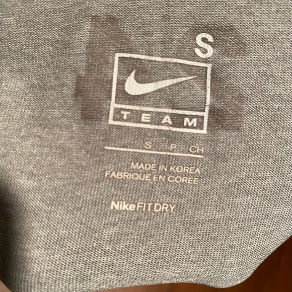 NIKE UNIV OF OKLAHOMA GRAY FIT DRY. Size small. Long sleeve. Like new! - Picture 7 of 7